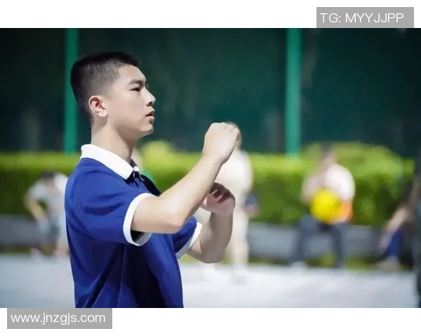 重庆网球队的成长之路：从青涩到辉煌的网球纪实故事